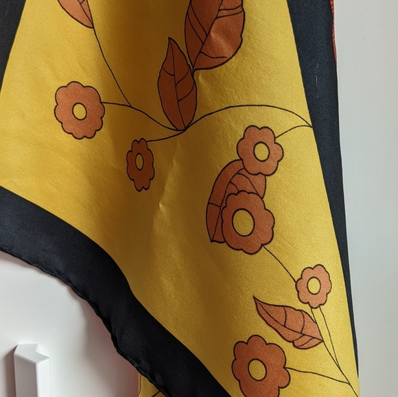 Vintage Silk Scarf 26in square /Made in Italy - Picture 2 of 9